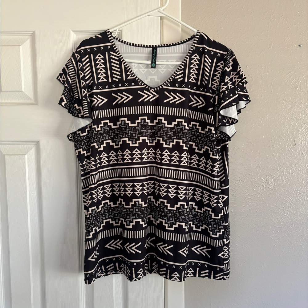 Black and White Geometric Print Blouse